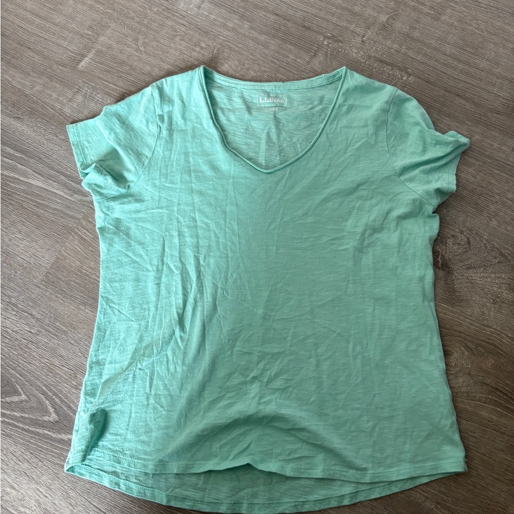 L.L. Bean Fitted Green Short Sleeve Tee